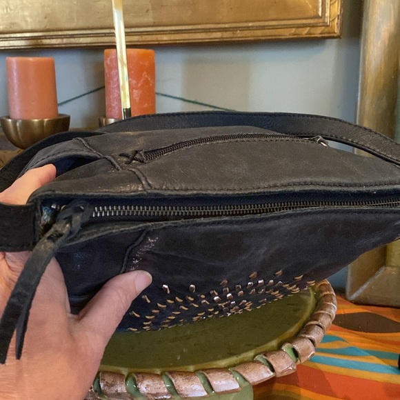 The Sak Leather Stitched Hobo Shoulder Bag - Picture 6 of 12